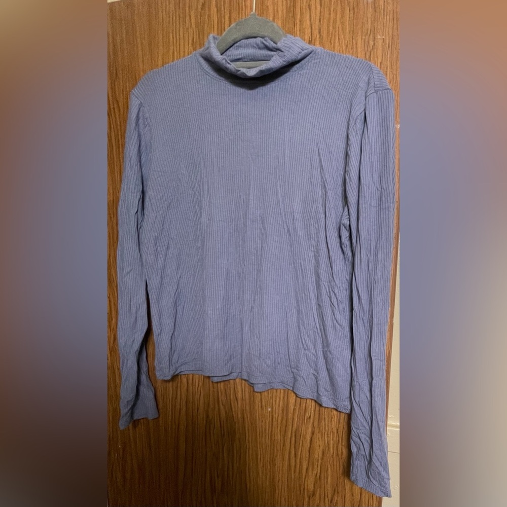 ✨$5 Sale must be bundled Abercrombie & Fitch long sleeve Blue Tee Size Large